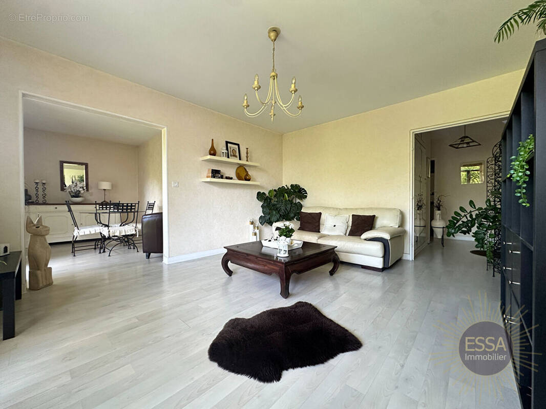 Appartement à VELIZY-VILLACOUBLAY