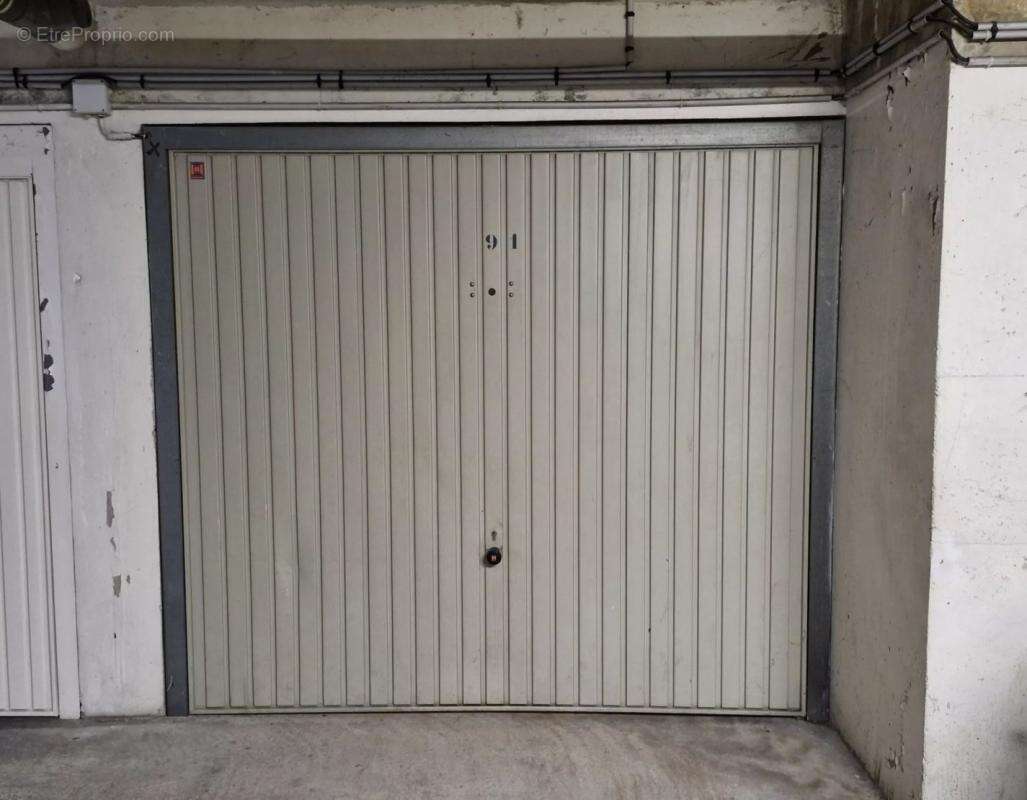 Parking à CANNES