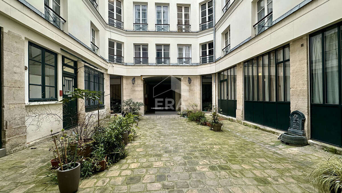 Appartement à PARIS-10E