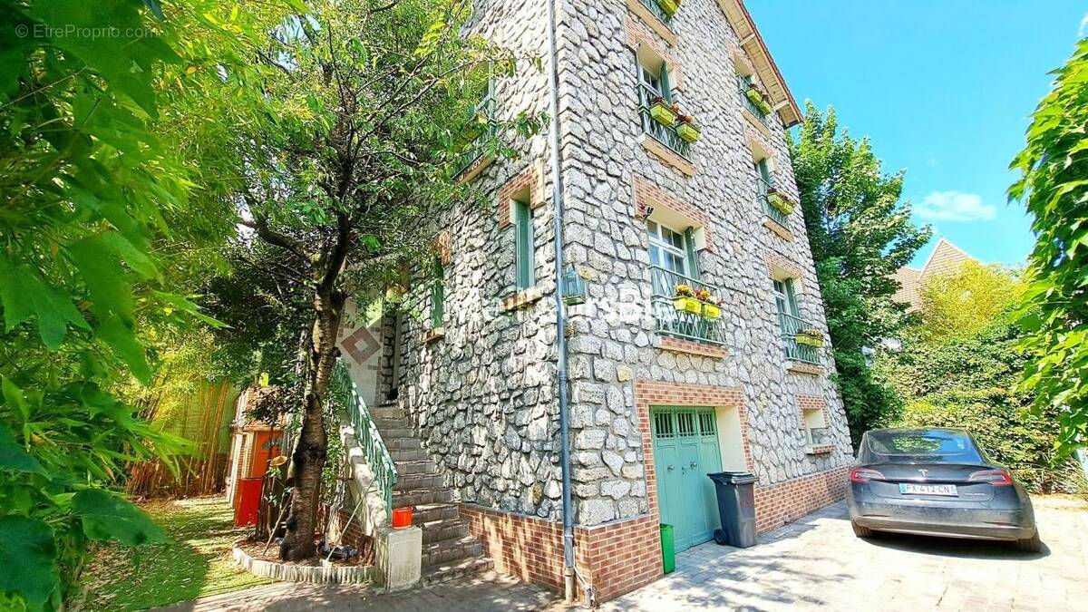 Maison à ENGHIEN-LES-BAINS