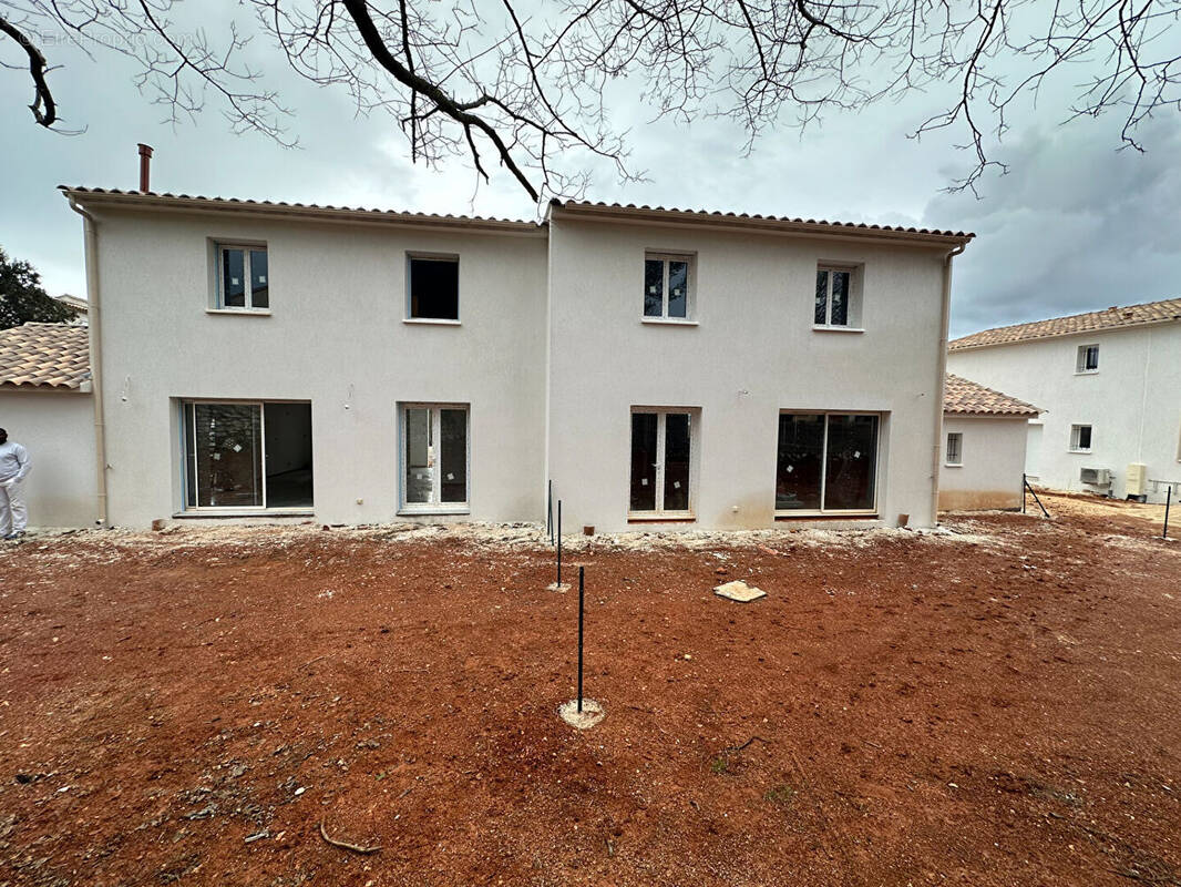 Maison à SEILLONS-SOURCE-D&#039;ARGENS