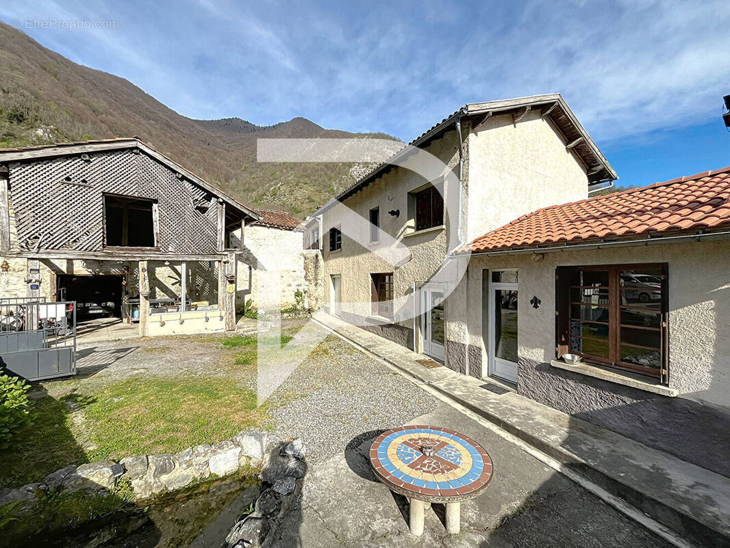 Maison à SOST