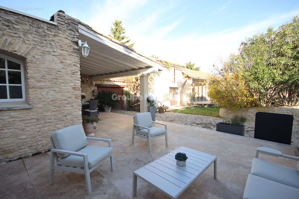 Maison à MONTEUX