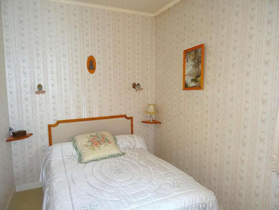   - Maison à THOUARS