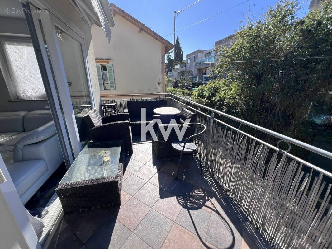 Appartement à VALLAURIS