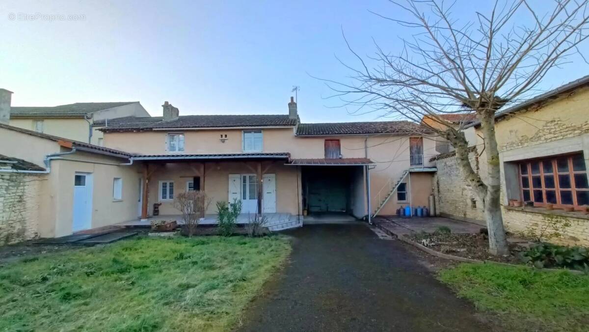 Maison à MARIGNY-BRIZAY
