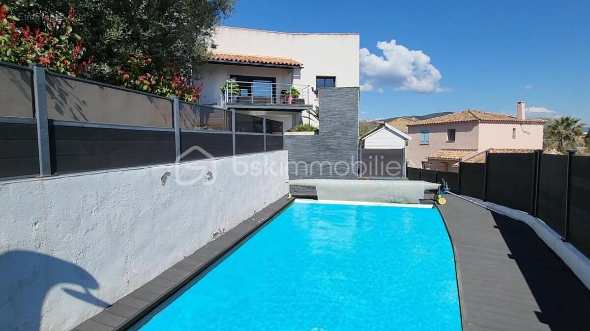 Maison à SOLLIES-PONT
