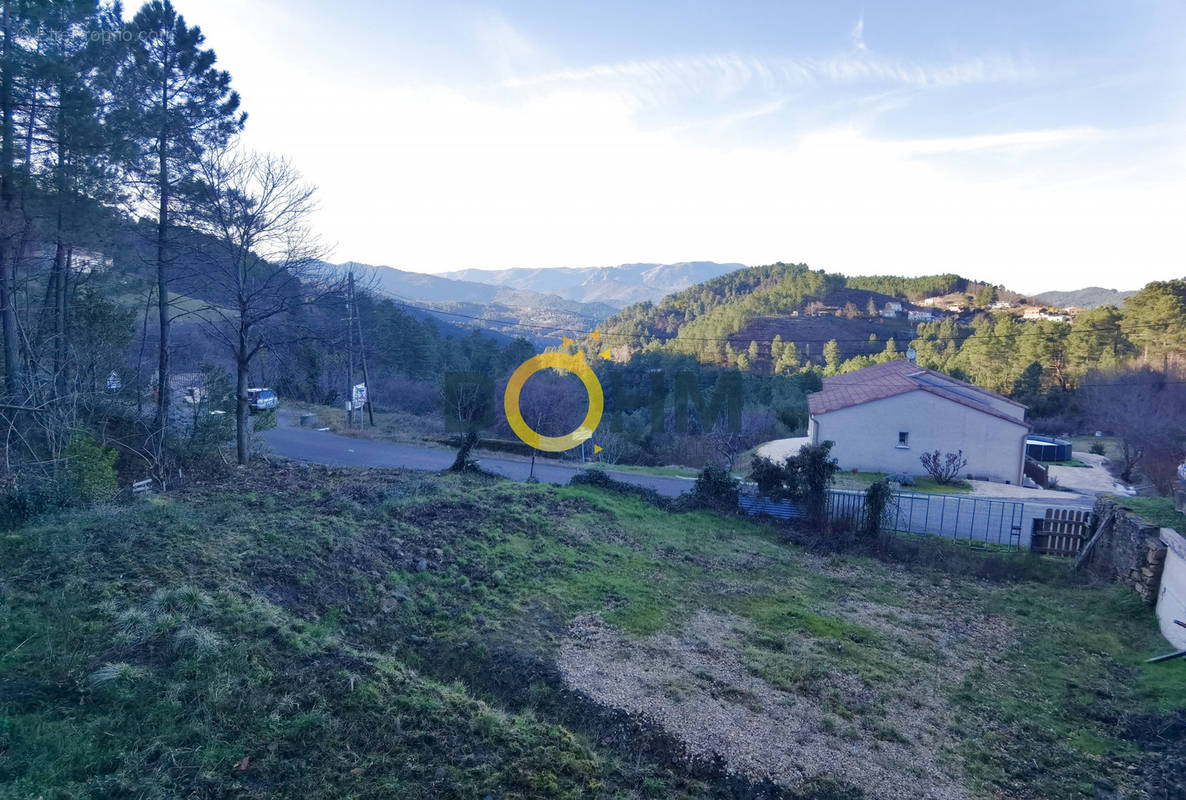 Terrain à LA VERNAREDE