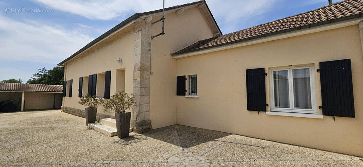 Maison à SAINT-MARTIN-DE-SAINT-MAIXENT