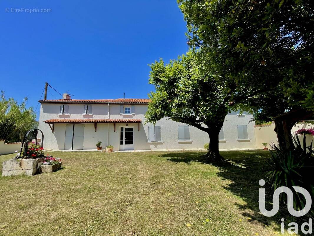 Photo 1 - Maison à SAINTES