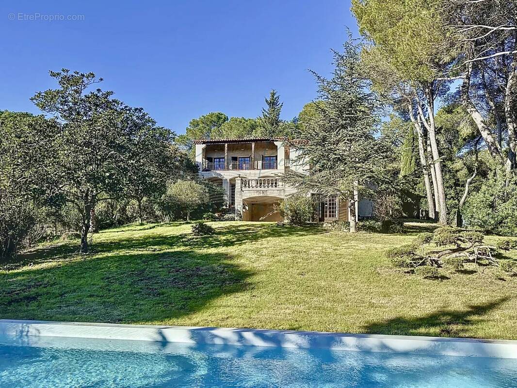 Maison à VALLAURIS