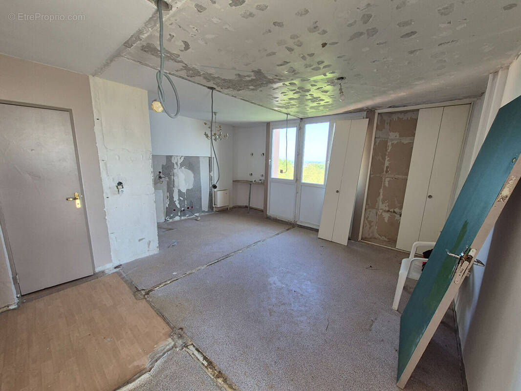 Appartement à SIN-LE-NOBLE