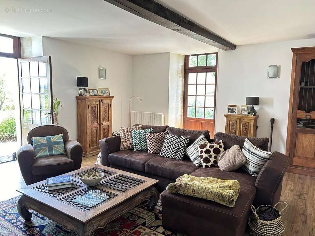 Maison à AUBETERRE-SUR-DRONNE
