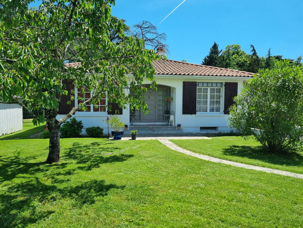 Maison à LE PASSAGE