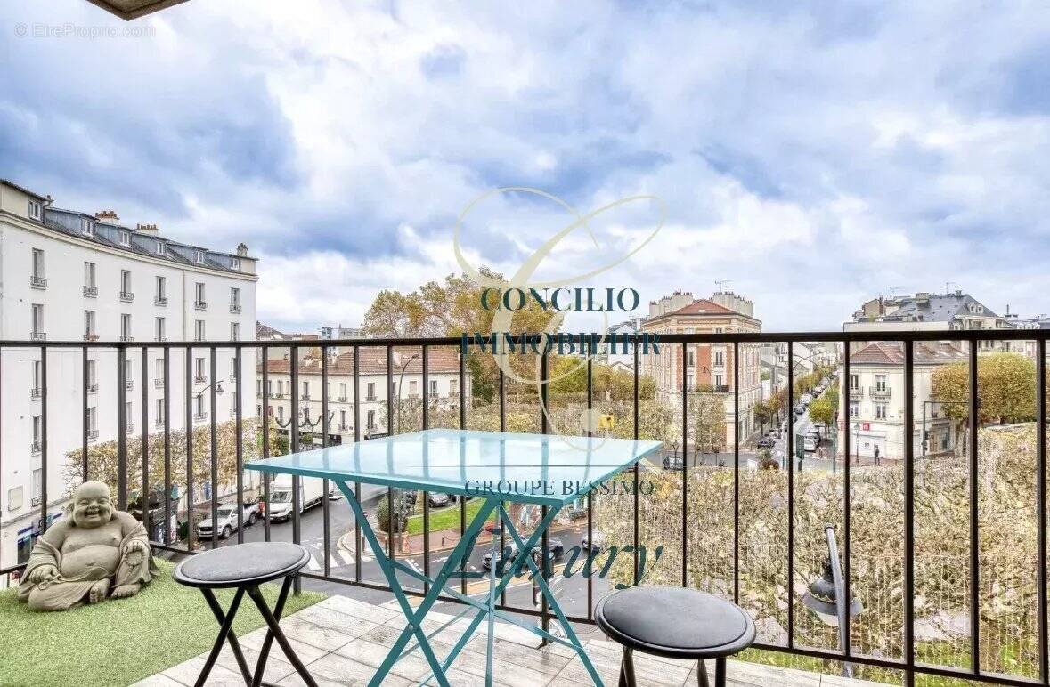 Appartement à LA GARENNE-COLOMBES