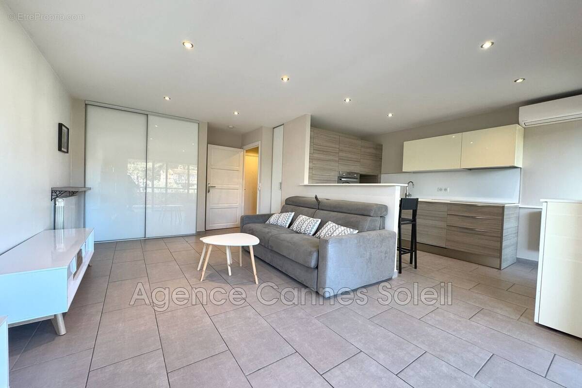 Appartement à LE CANNET