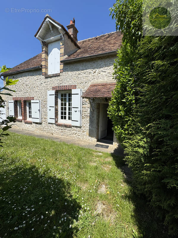 Maison à EGREVILLE