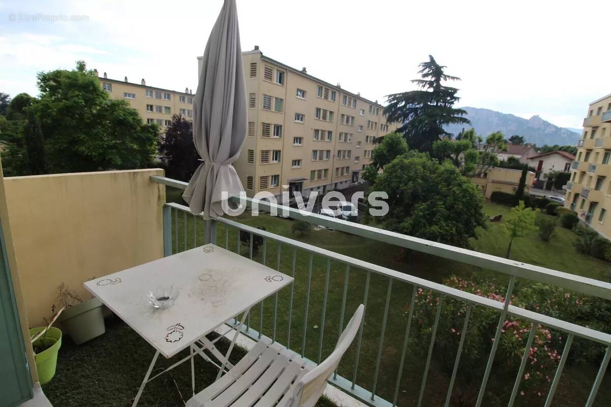 Appartement à GUILHERAND-GRANGES