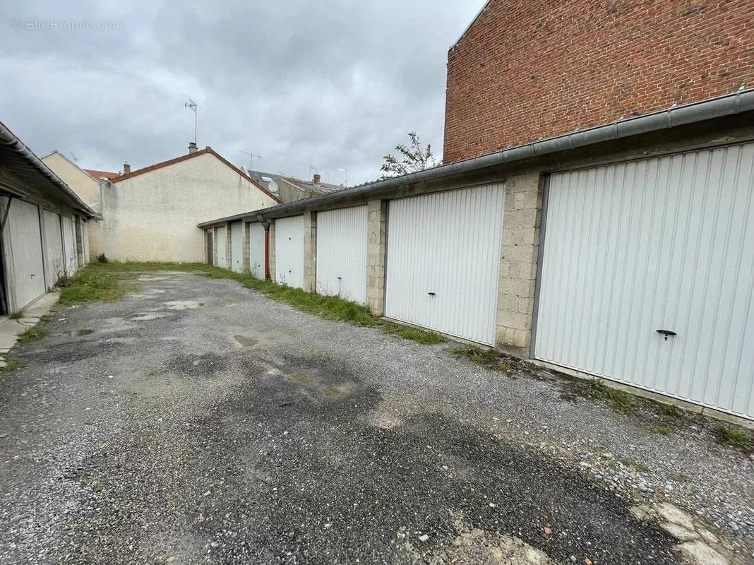 Parking à SAINT-QUENTIN