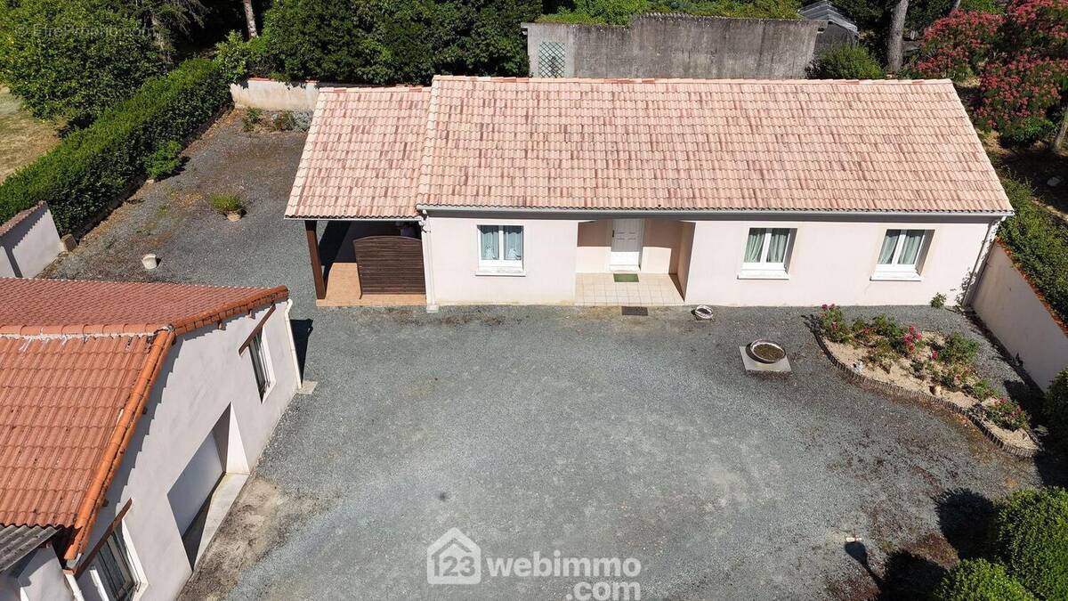 Saint-Pardoux, centre bourg, pavillon de plain-pied prêt à habiter. - Maison à SAINT-PARDOUX