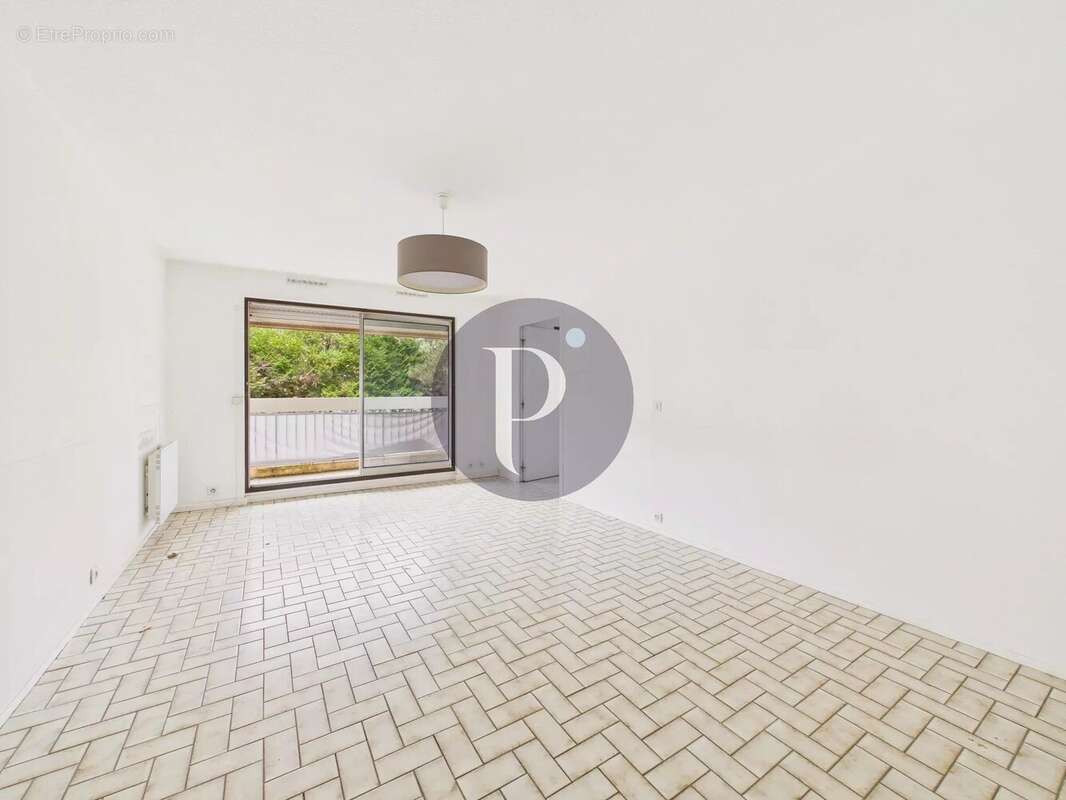 Appartement à VERRIERES-LE-BUISSON