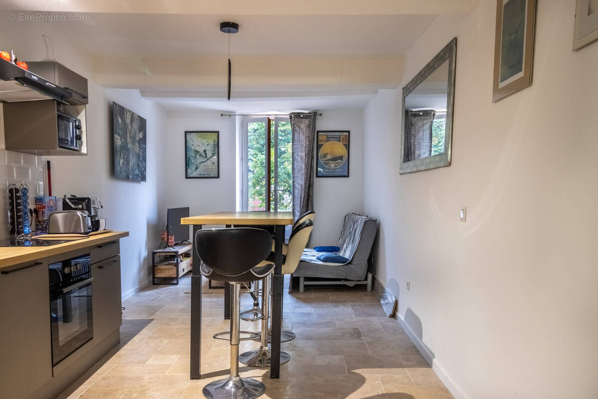 Appartement à BESSE-SUR-ISSOLE