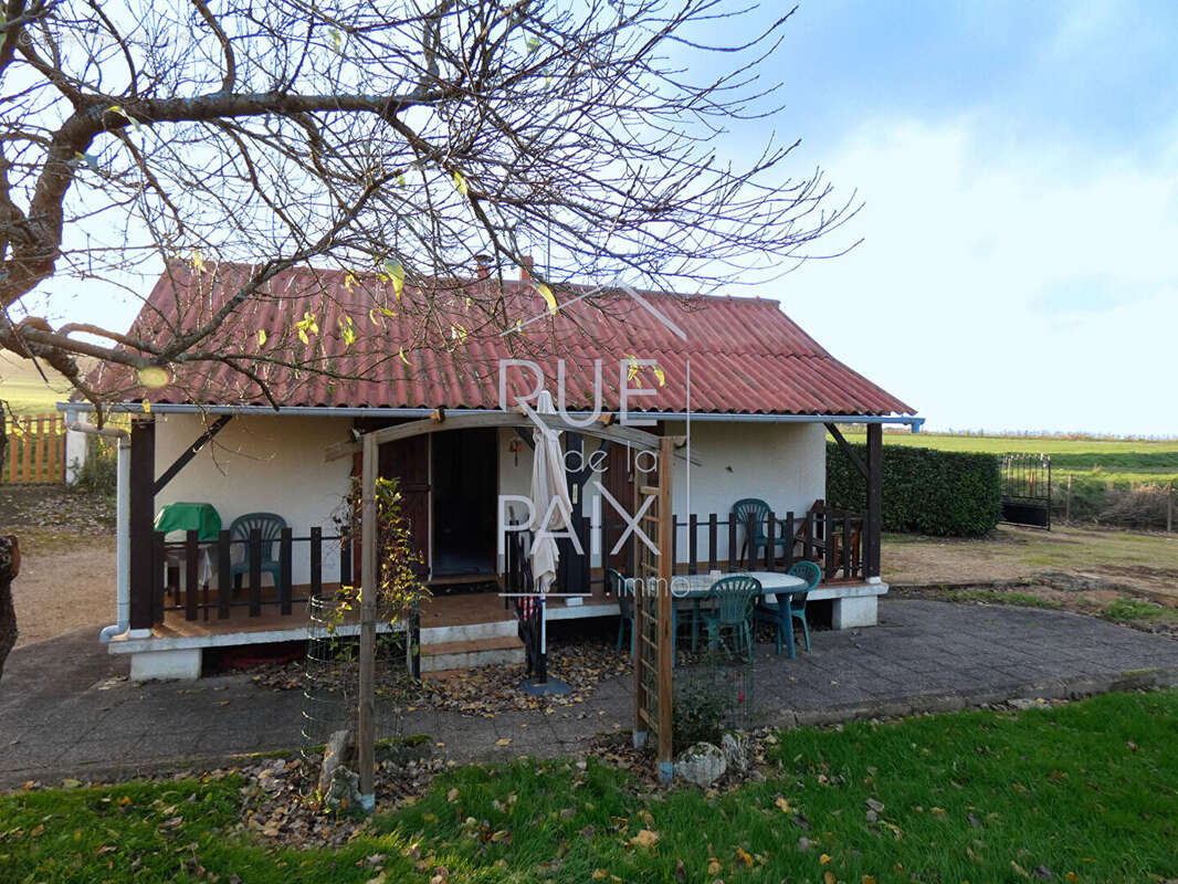 Maison à MONTHOIRON