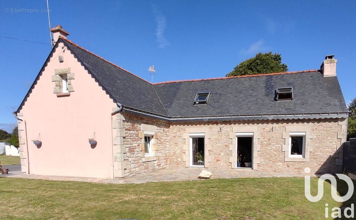 Photo 1 - Maison à SAINT-CARADEC-TREGOMEL