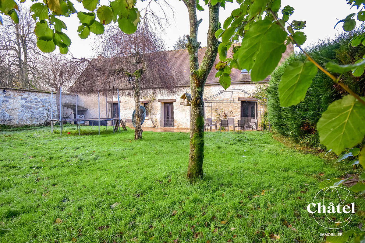Maison à LA CHAPELLE-EN-SERVAL