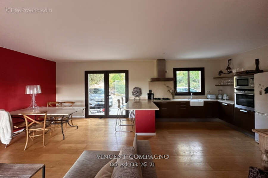 Maison à ESPARRON-DE-VERDON