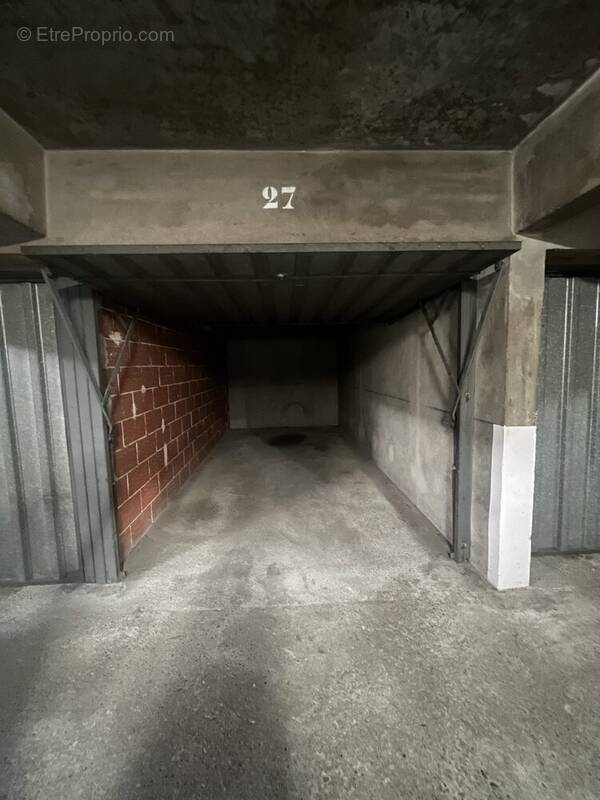 Parking à LYON-6E