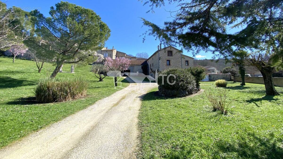 Maison à BARJAC