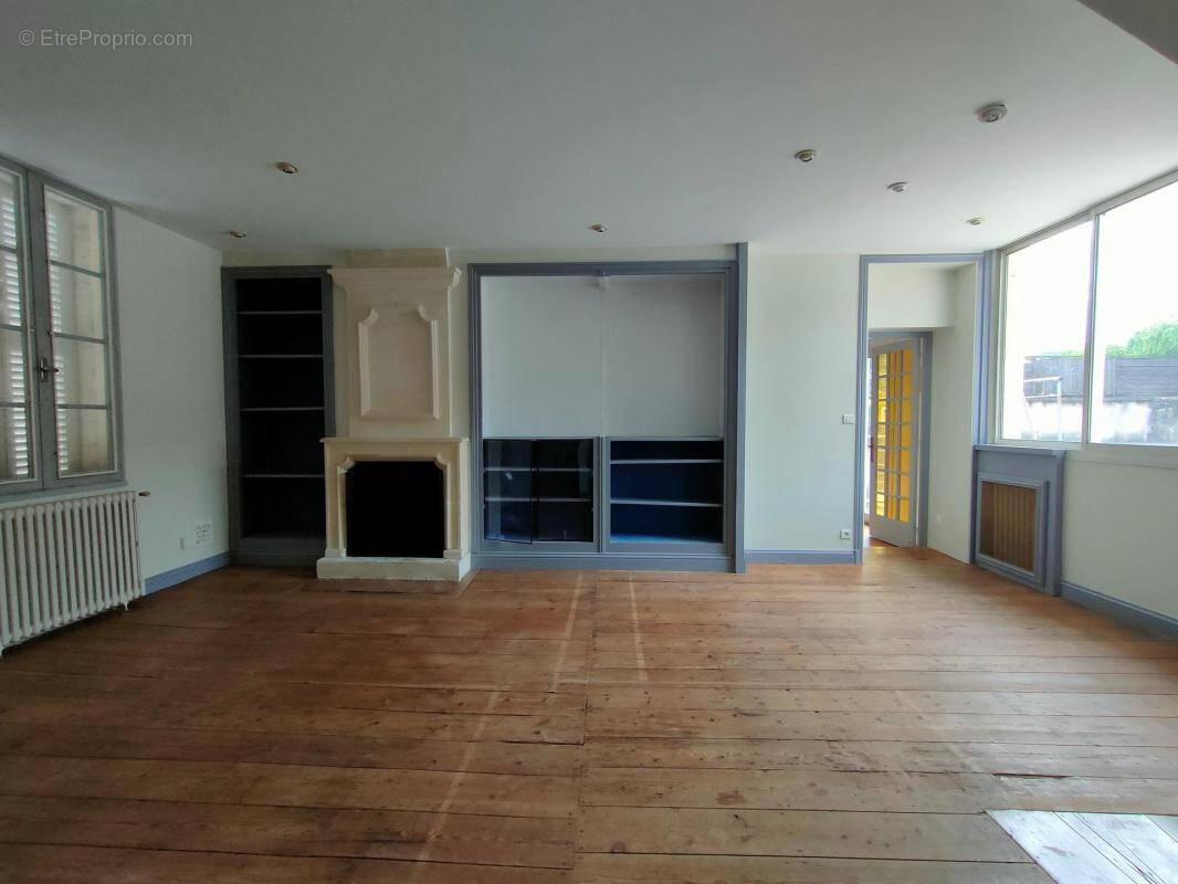 Appartement à COGNAC