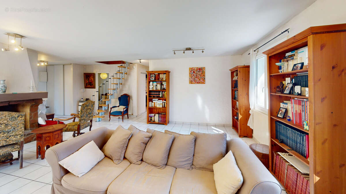 Maison à LEOGNAN