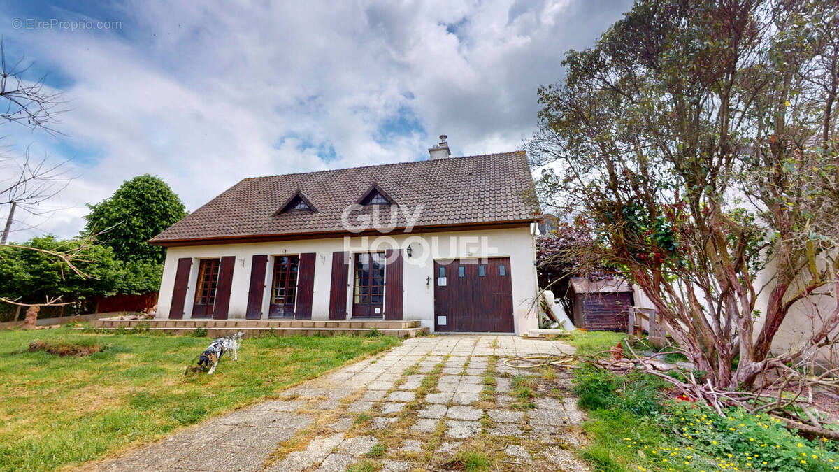 Maison à DRAGEY-RONTHON