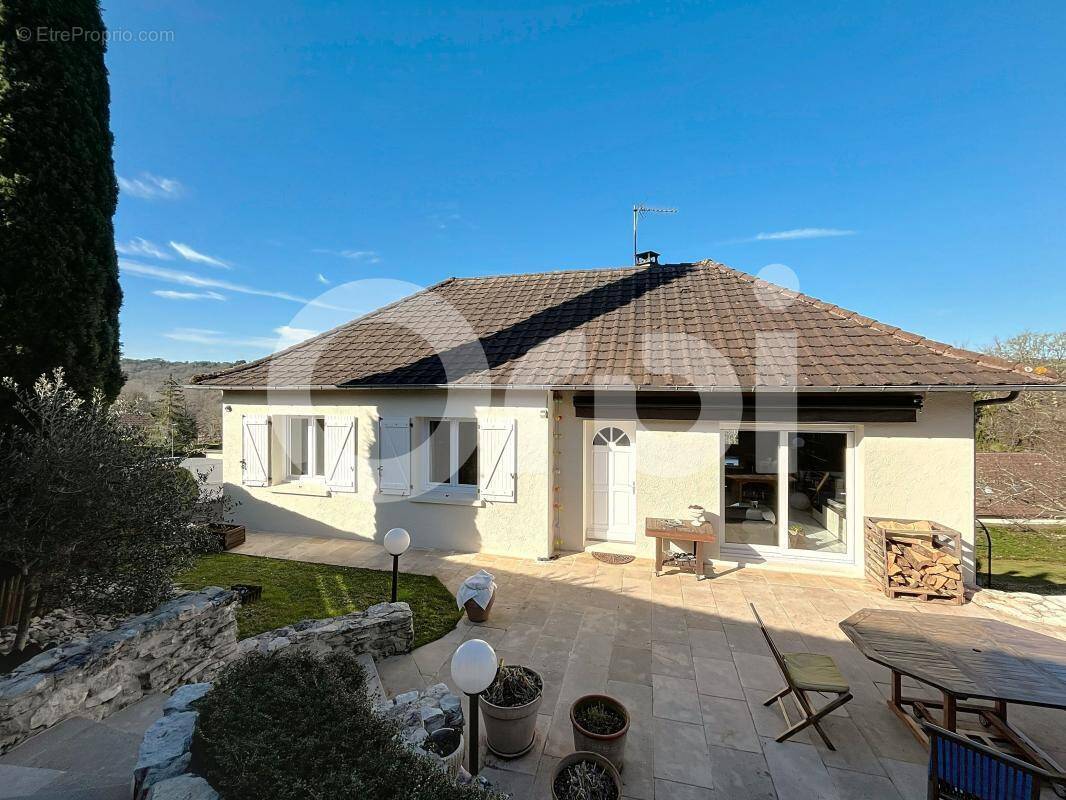 Maison à COSNAC