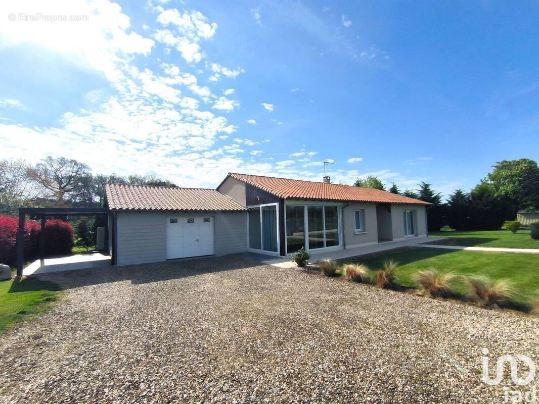 Photo 1 - Maison à NIEUIL-L&#039;ESPOIR