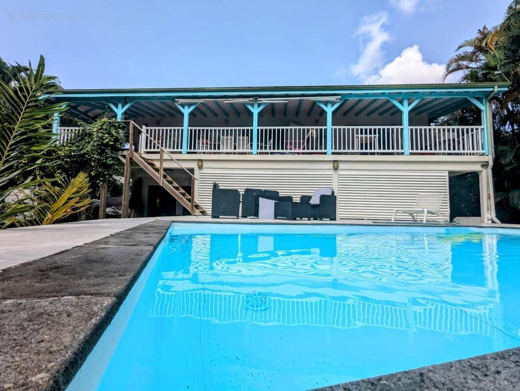 Maison à BAIE-MAHAULT