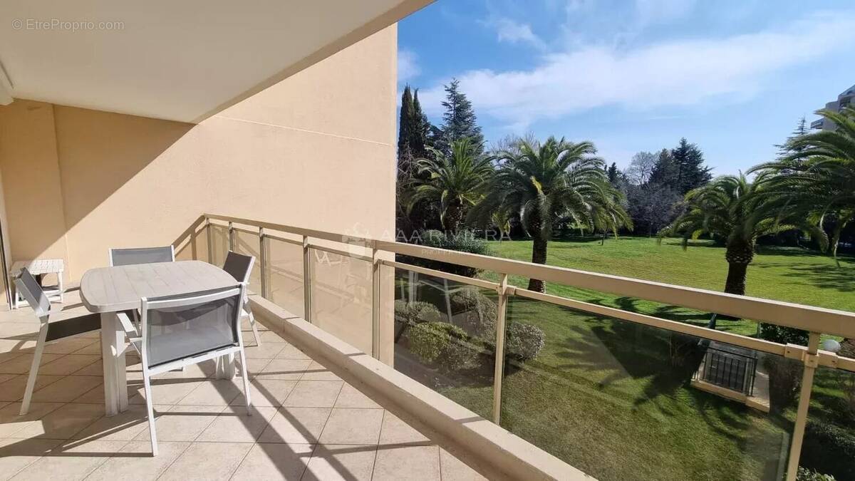 Appartement à MANDELIEU-LA-NAPOULE