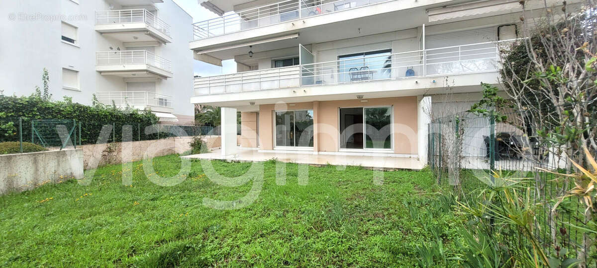 Appartement à VALLAURIS