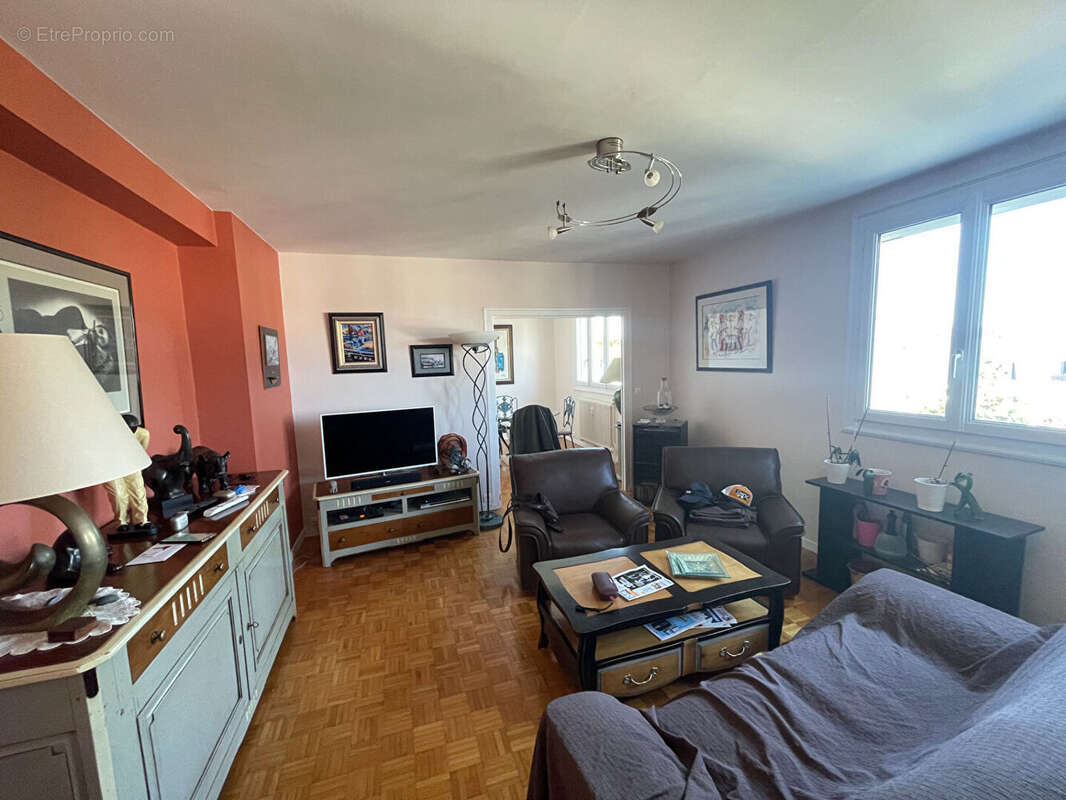 Appartement à SAINT-SEBASTIEN-SUR-LOIRE