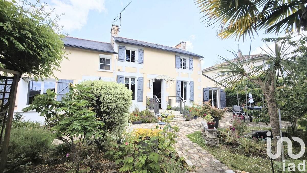 Photo 1 - Maison à SAINT-BENOIT