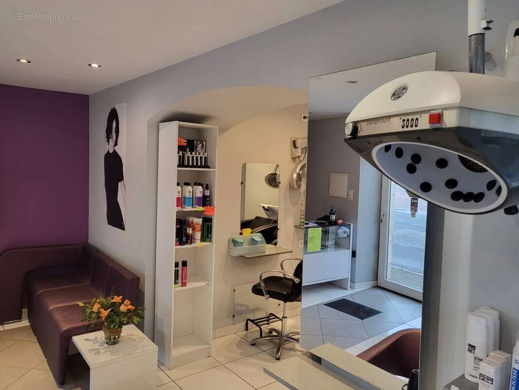 Appartement à JAVERLHAC-ET-LA-CHAPELLE-SAINT-ROBERT