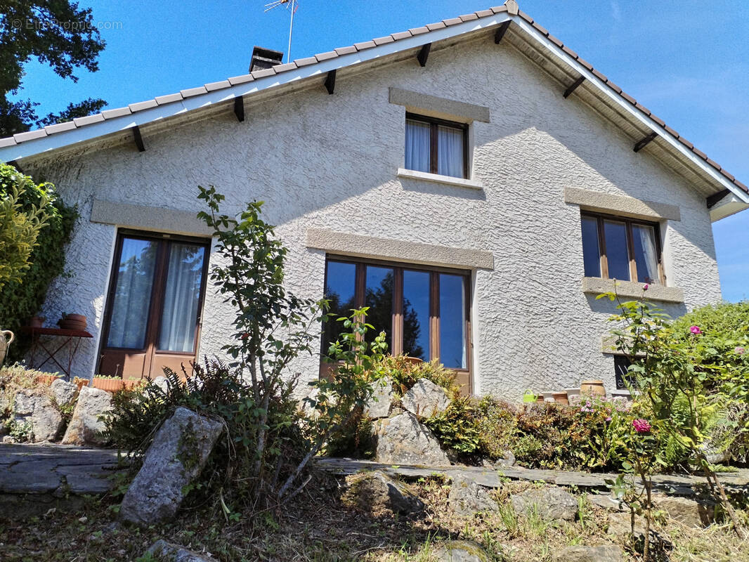 Maison à LECOUSSE