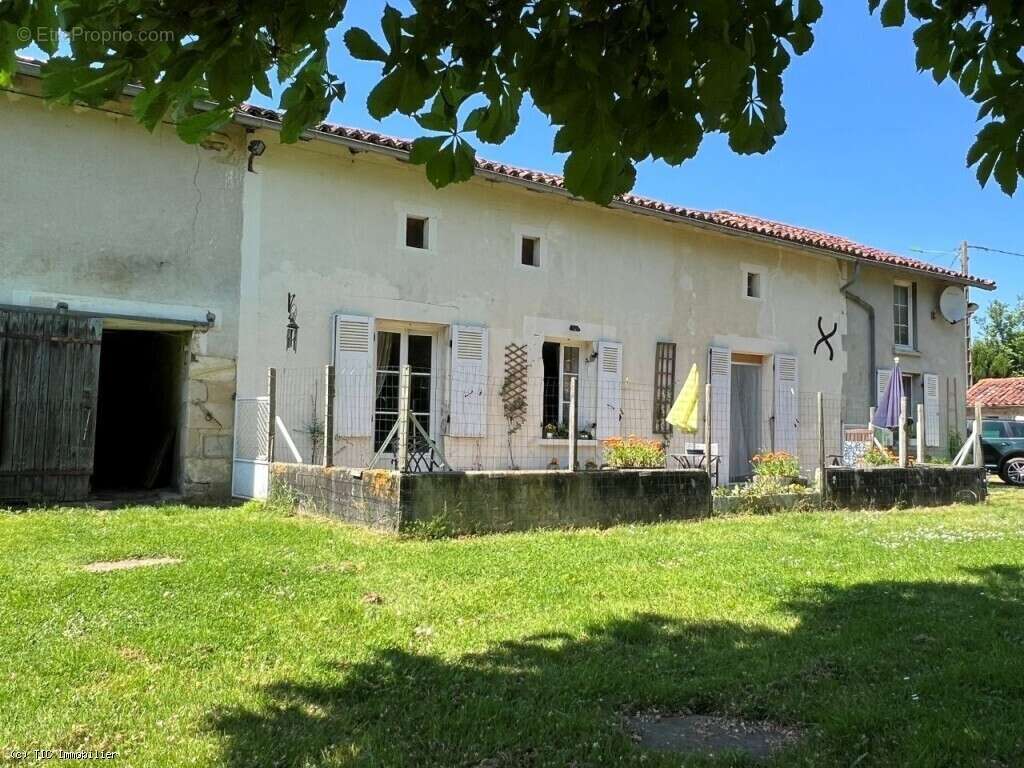 Maison à CIVRAY