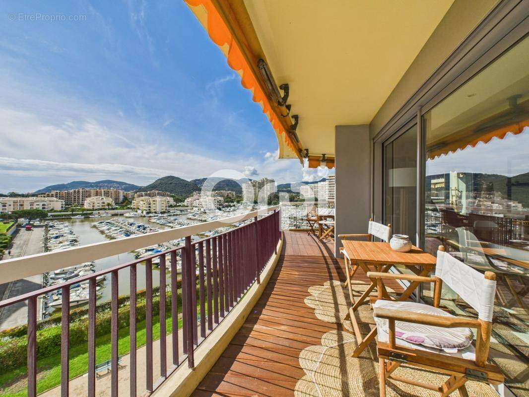 Appartement à MANDELIEU-LA-NAPOULE