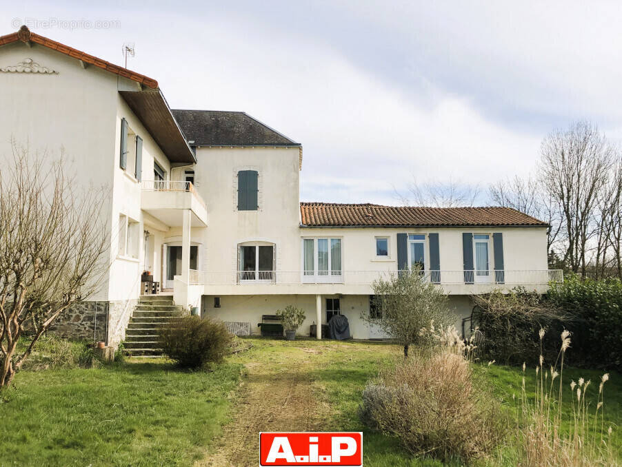 Maison à POUZAUGES