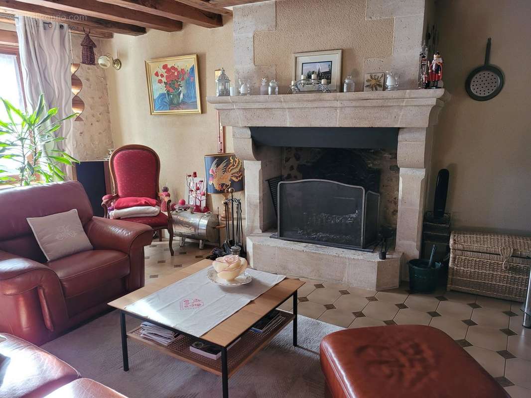Maison à THIRON-GARDAIS