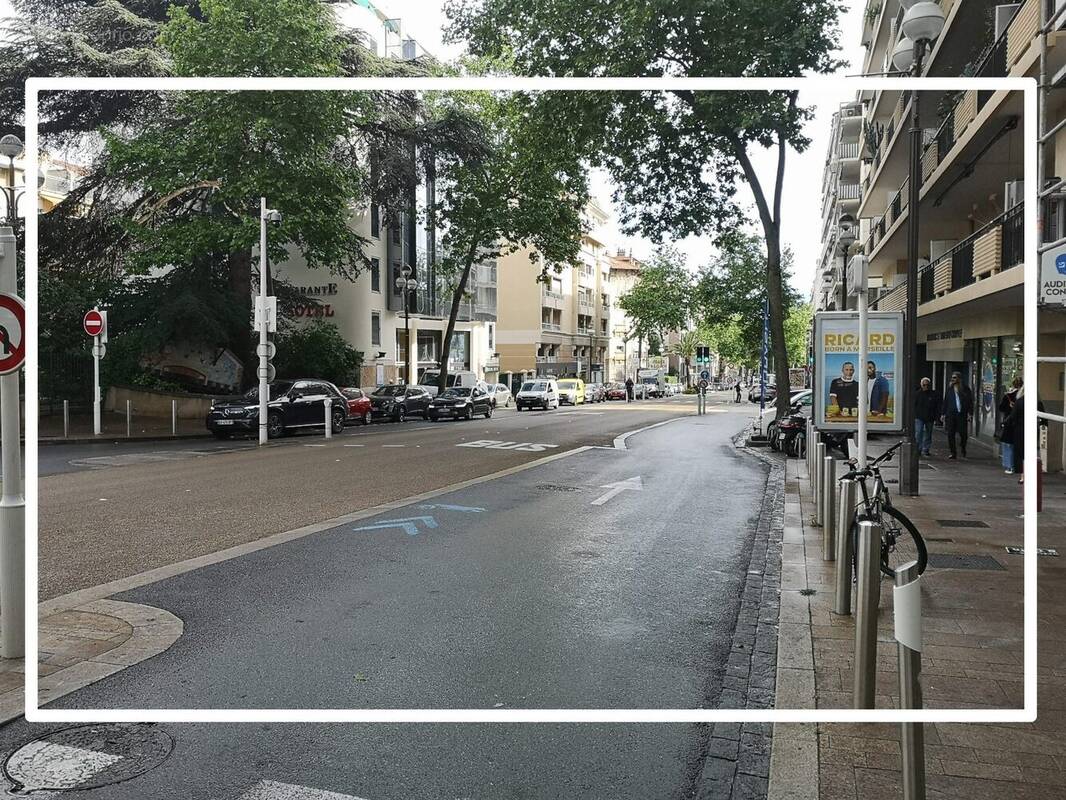 Parking à CANNES