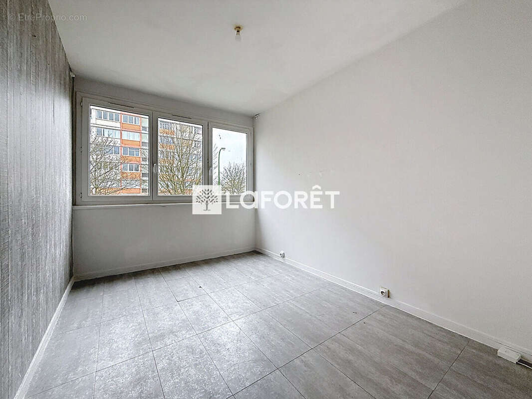 Appartement à SAINT-ETIENNE-DU-ROUVRAY